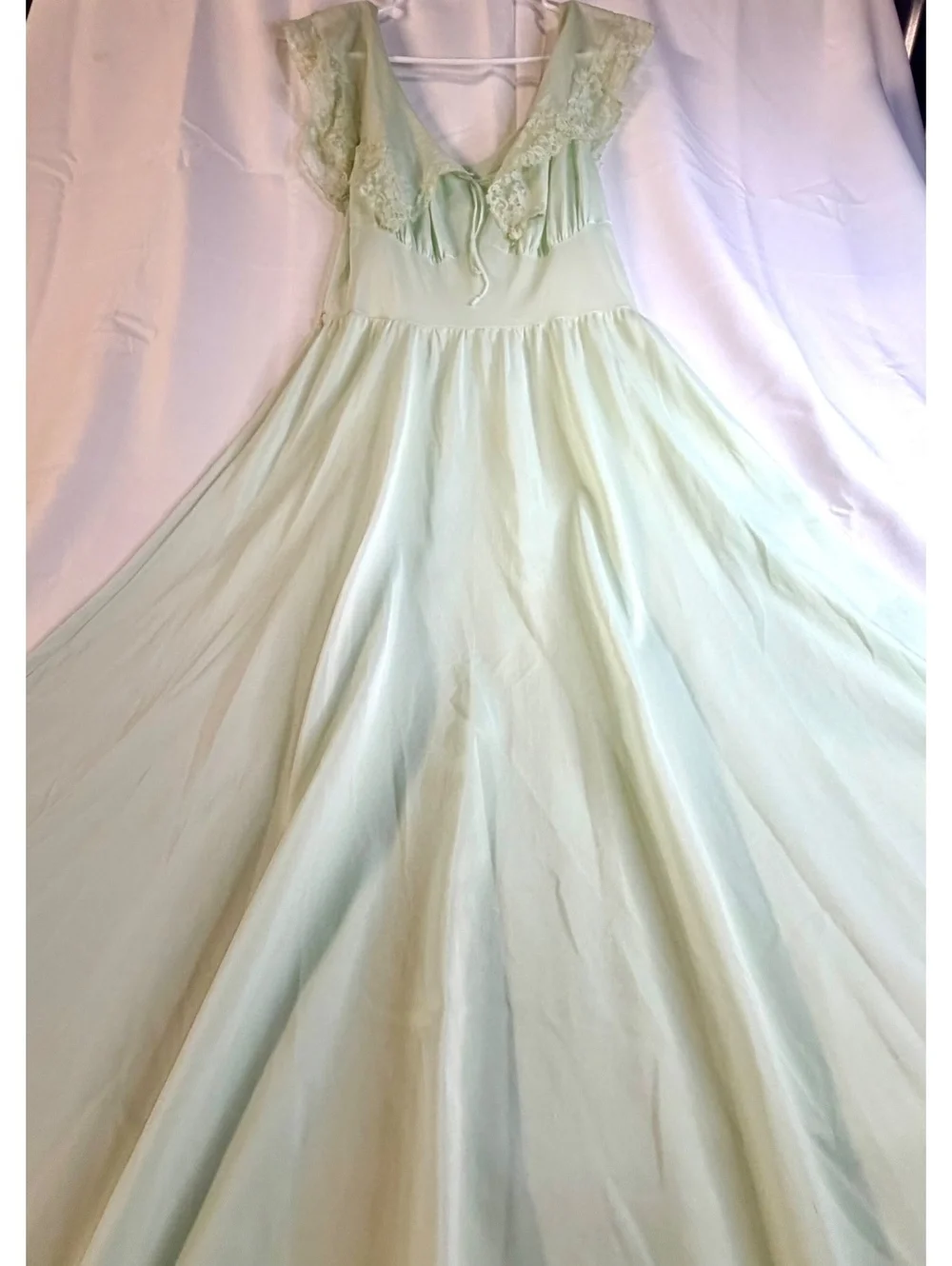 Pale green lace sleeve nightgown